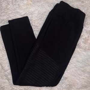Black Leggings with Ribbed Detail